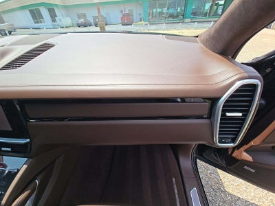 2023 Porsche Cayenne Turbo