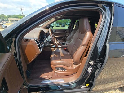 2023 Porsche Cayenne Turbo