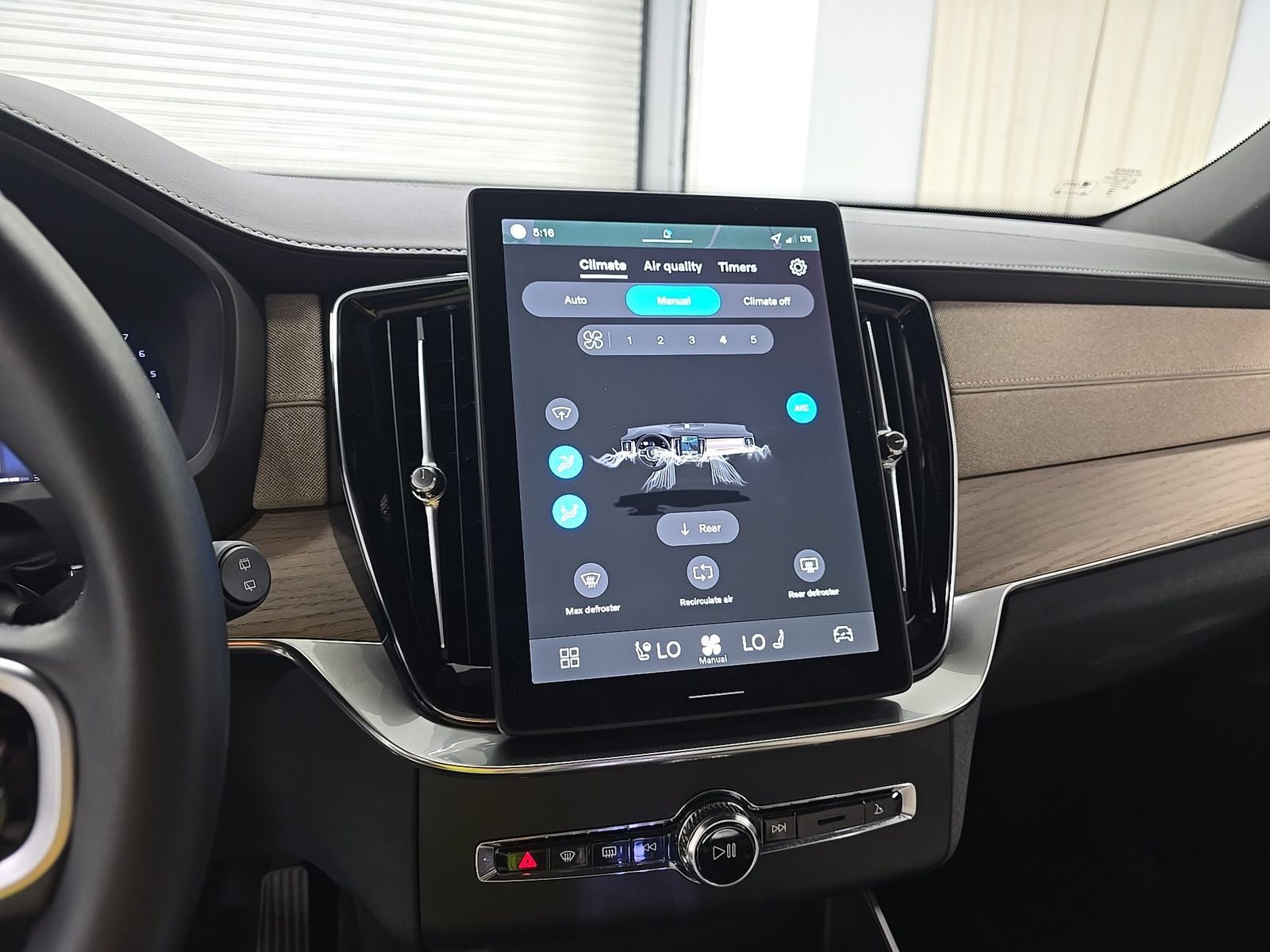 2026 Volvo XC90 B5 Plus