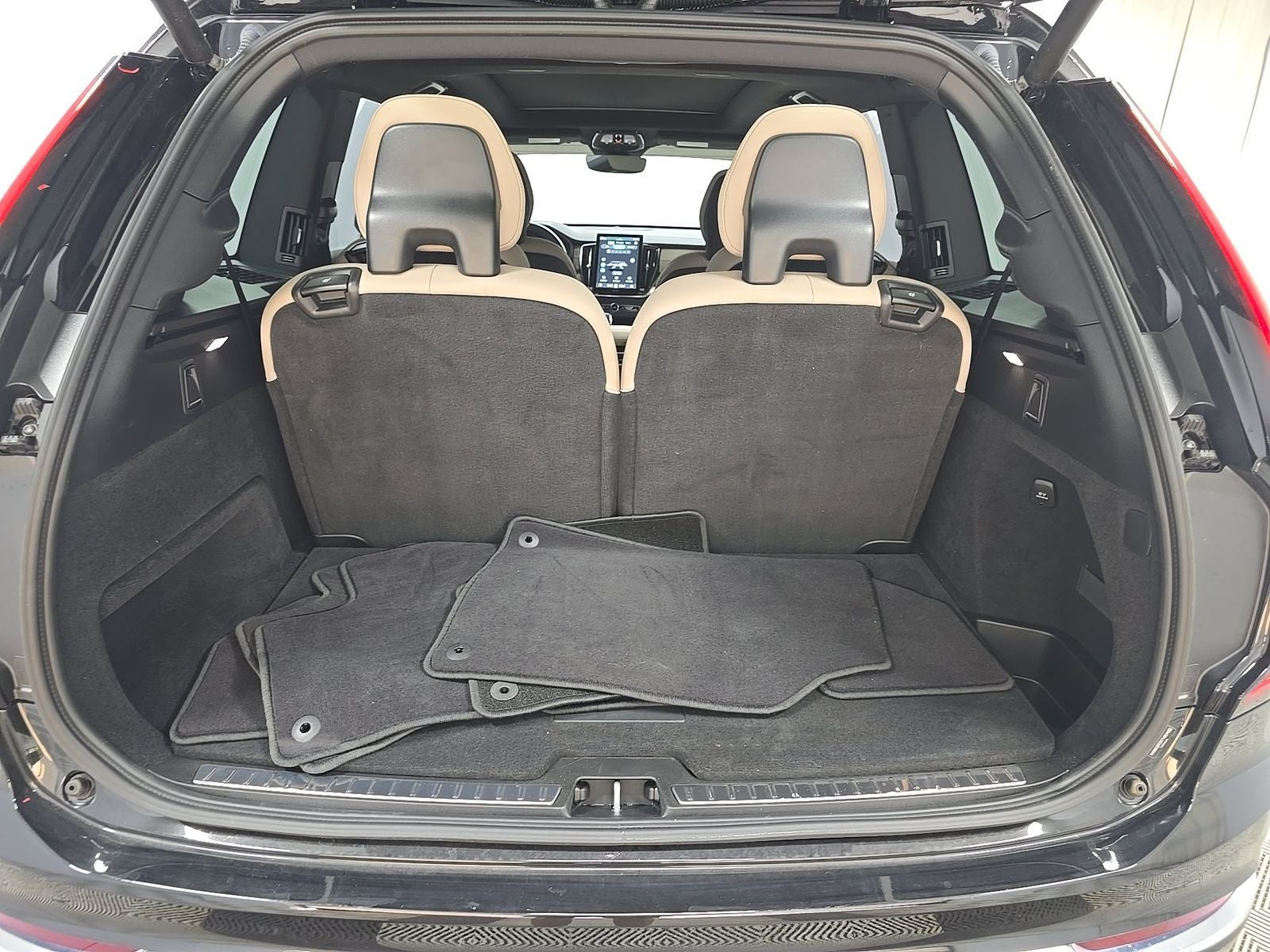 2026 Volvo XC90 B5 Plus