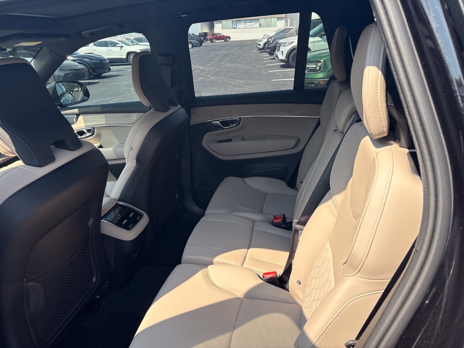 2026 Volvo XC90 B5 Plus